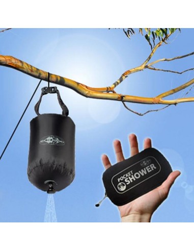 Douche de poche de la mer au sommet