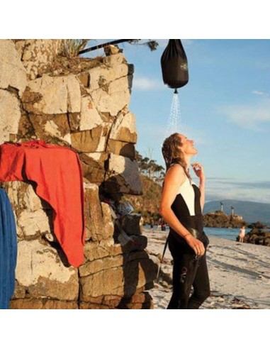 Douche de poche de la mer au sommet