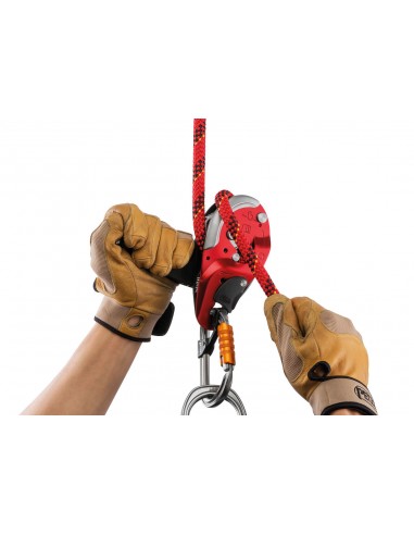 I\'D L de Petzl (Rouge) - Descendeur autofreinant avec fonction antipanique adapté au secours